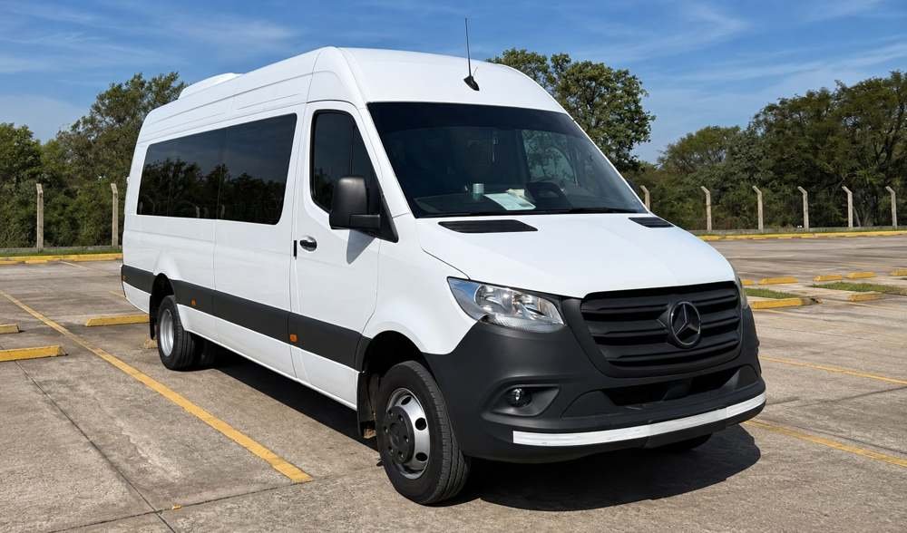 Minibús Mercedes Benz de 19 asientos